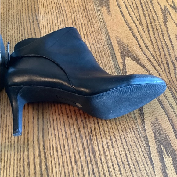 Alfani black leather booties. Size 9.5 - Picture 4 of 4